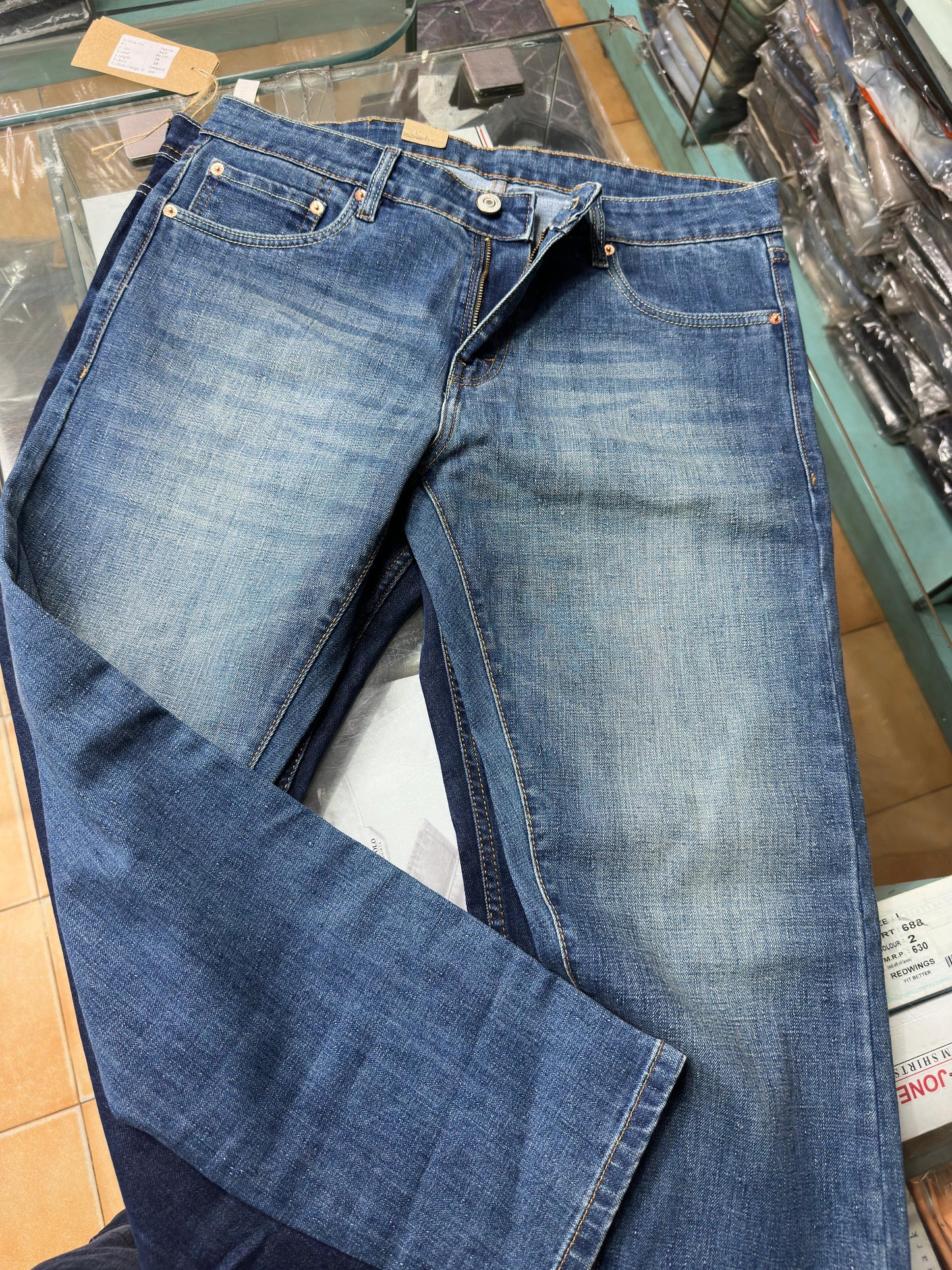 LEVIS JEANS