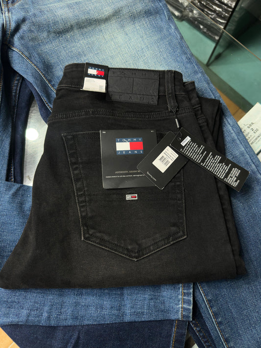 TOMMY HILFIGER JEANS