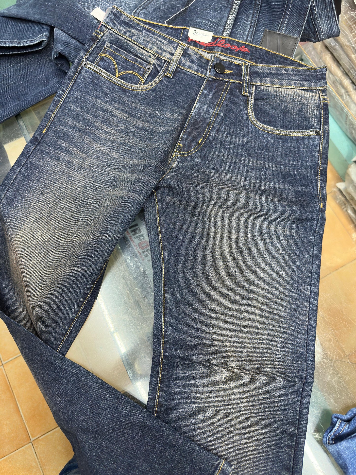 LEVIS JEANS