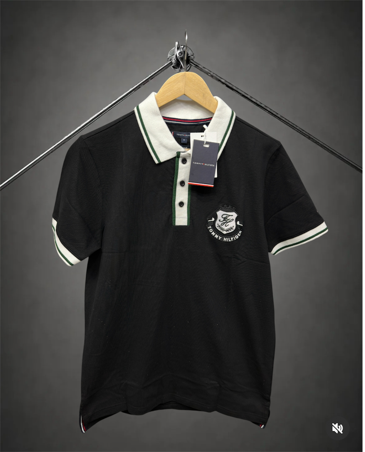 TOMMY HILFIGER TSHIRT