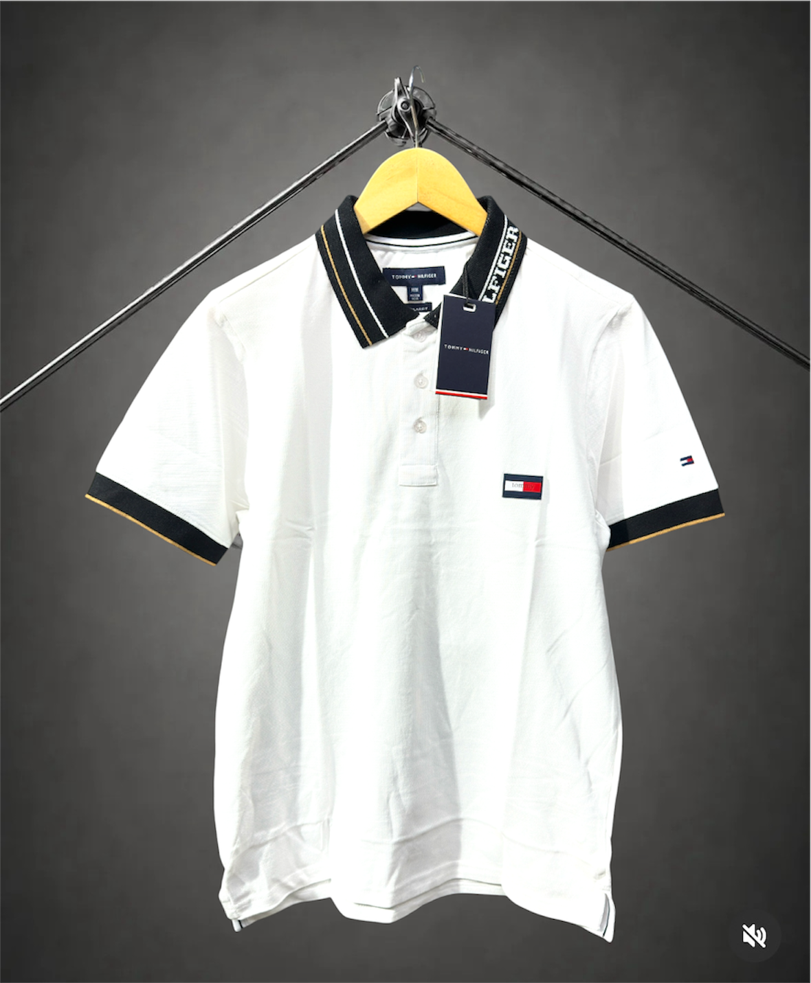 TOMMY HILFIGER TSHIRT