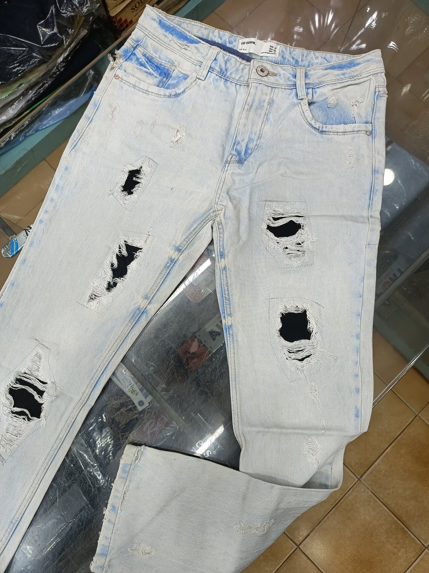 ZARA DAMAGE JEANS