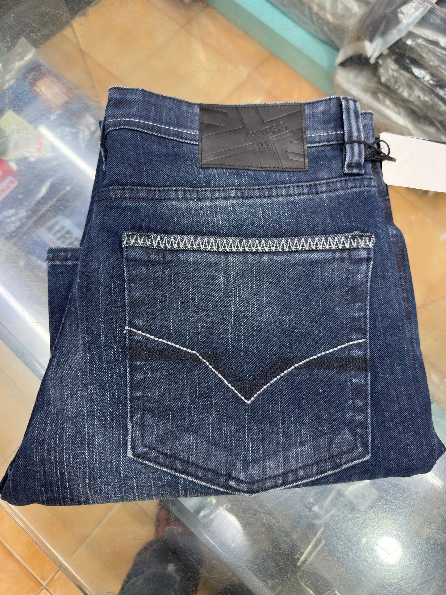 GUESS JEANS