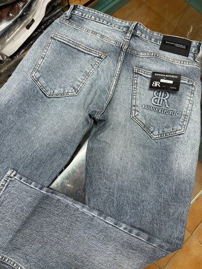 BANANA REPUBLIC