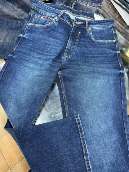 TOMMY HILFIGER JEANS