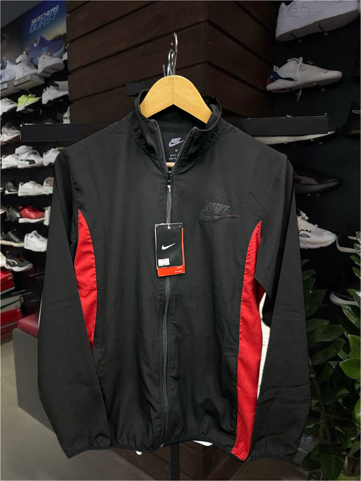 NIKE UPPER LIGHT WEIGHT