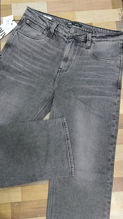 ZARA BAGGY STRAIGHT JEANS