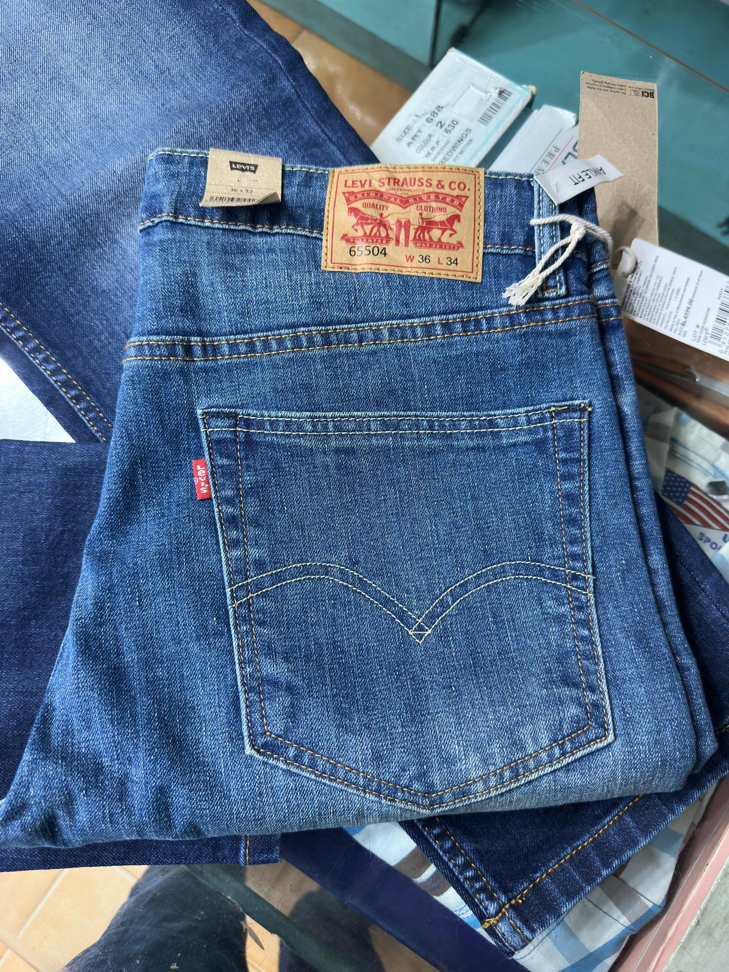 LEVIS JEANS