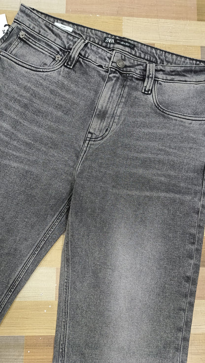 ZARA BAGGY STRAIGHT JEANS