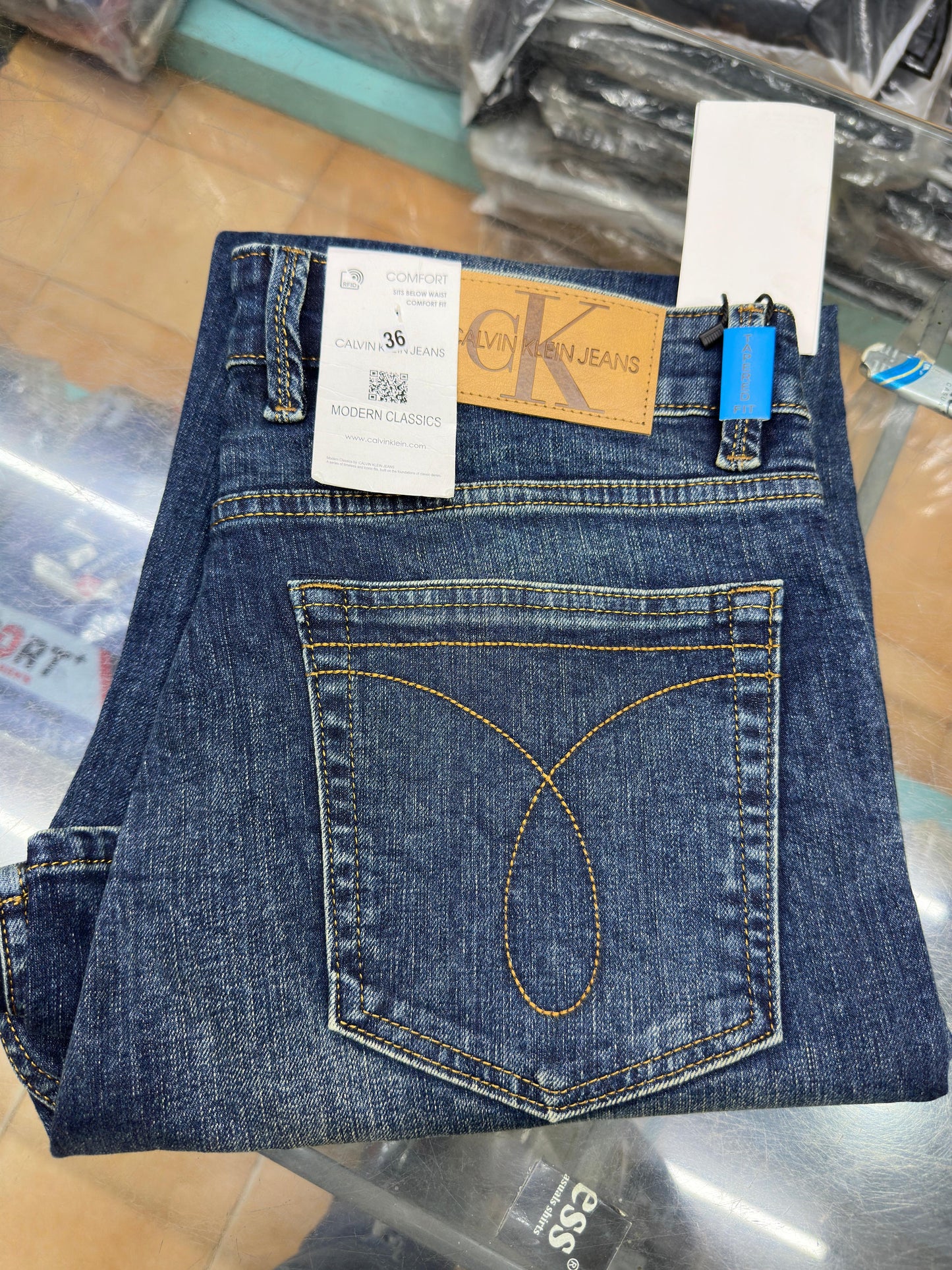CK CALVIN KLEIN JEANS