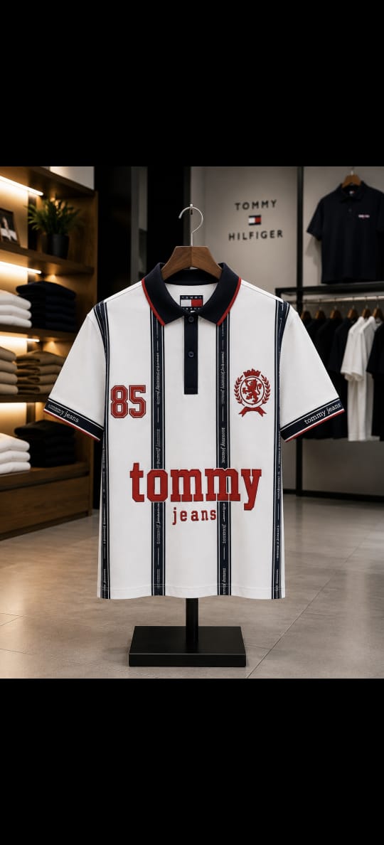 TOMMY HILFIGER WHITE COLOUR TSHIRT
