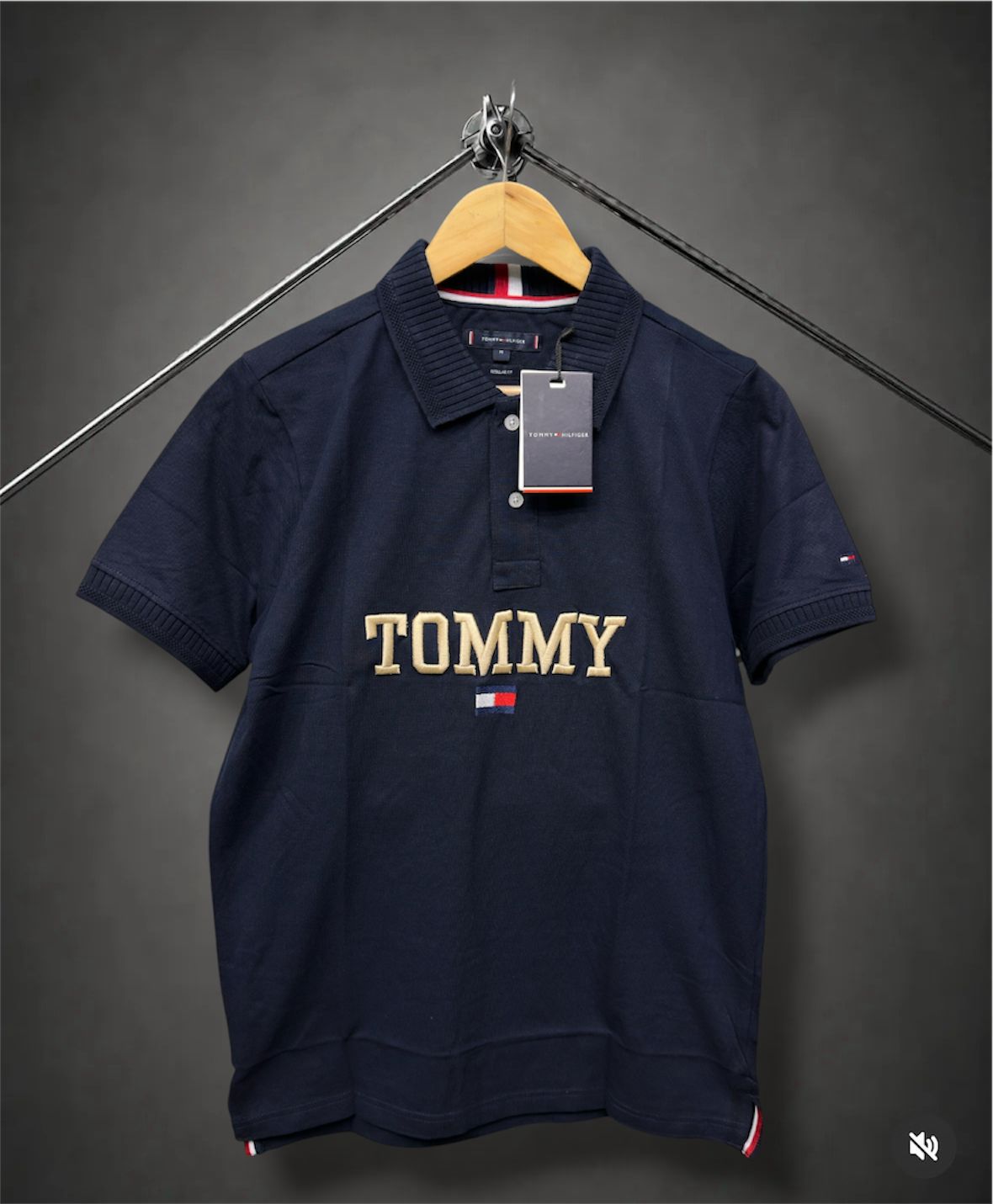TOMMY HILFIGER NAVY BLUE TSHIRT