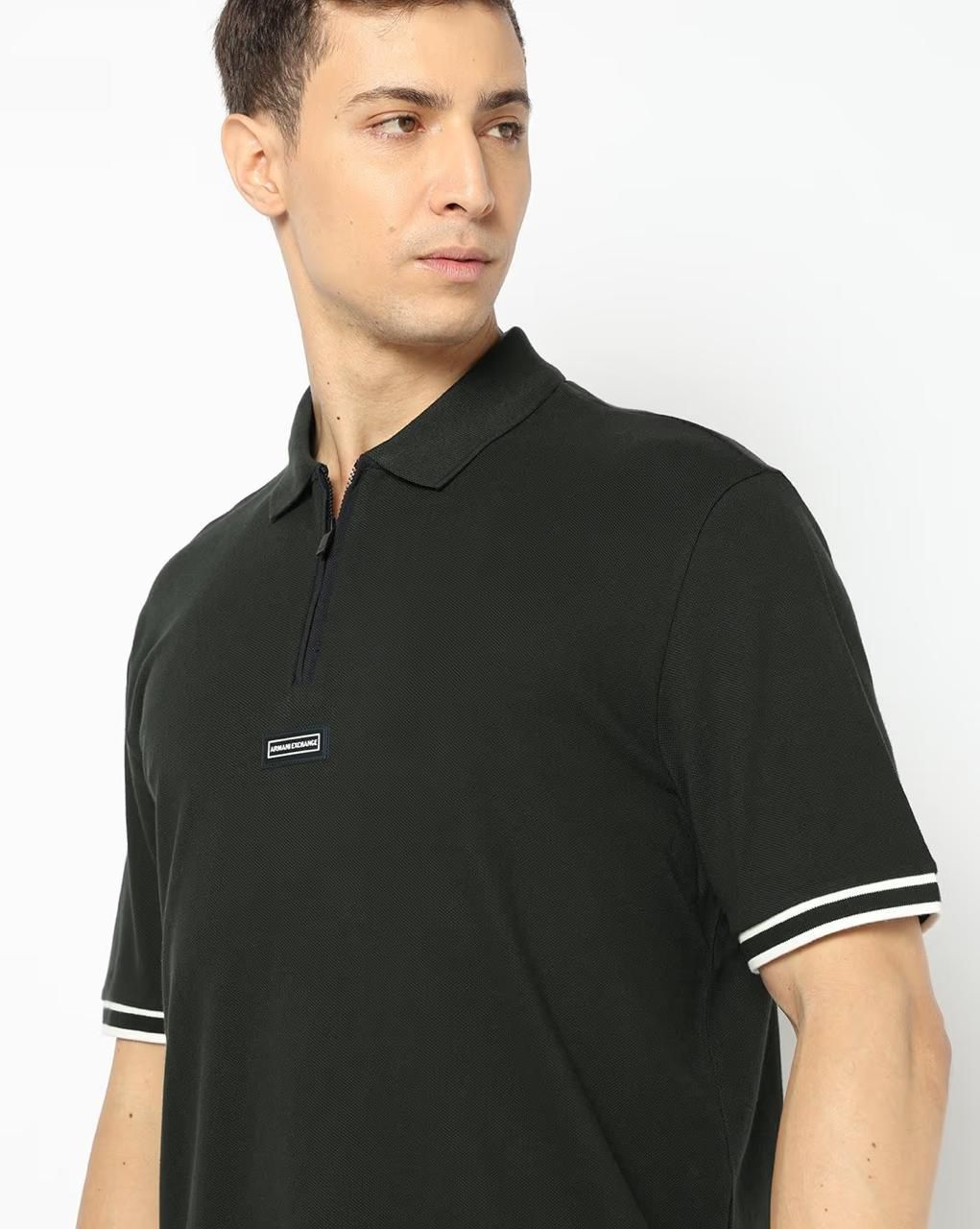 ARMANI EXCHANGE BLACK T-SHIRT